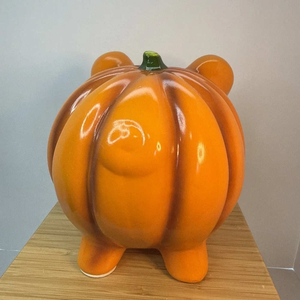 Target Ceramic Halloween Piggy Bank Pumpkin‎ Jack-O-Lantern 2010